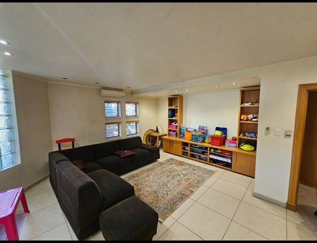 7 BEDROOM HOUSE FOR SALE IN LENASIA EXT 7